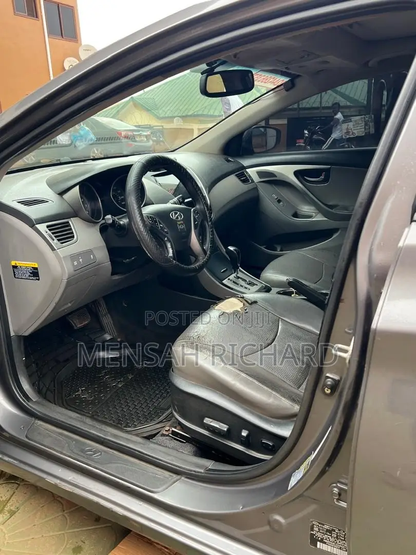 Hyundai Elantra GLS Sedan FWD (1.8L 4cyl 6A) 2013 Gray
