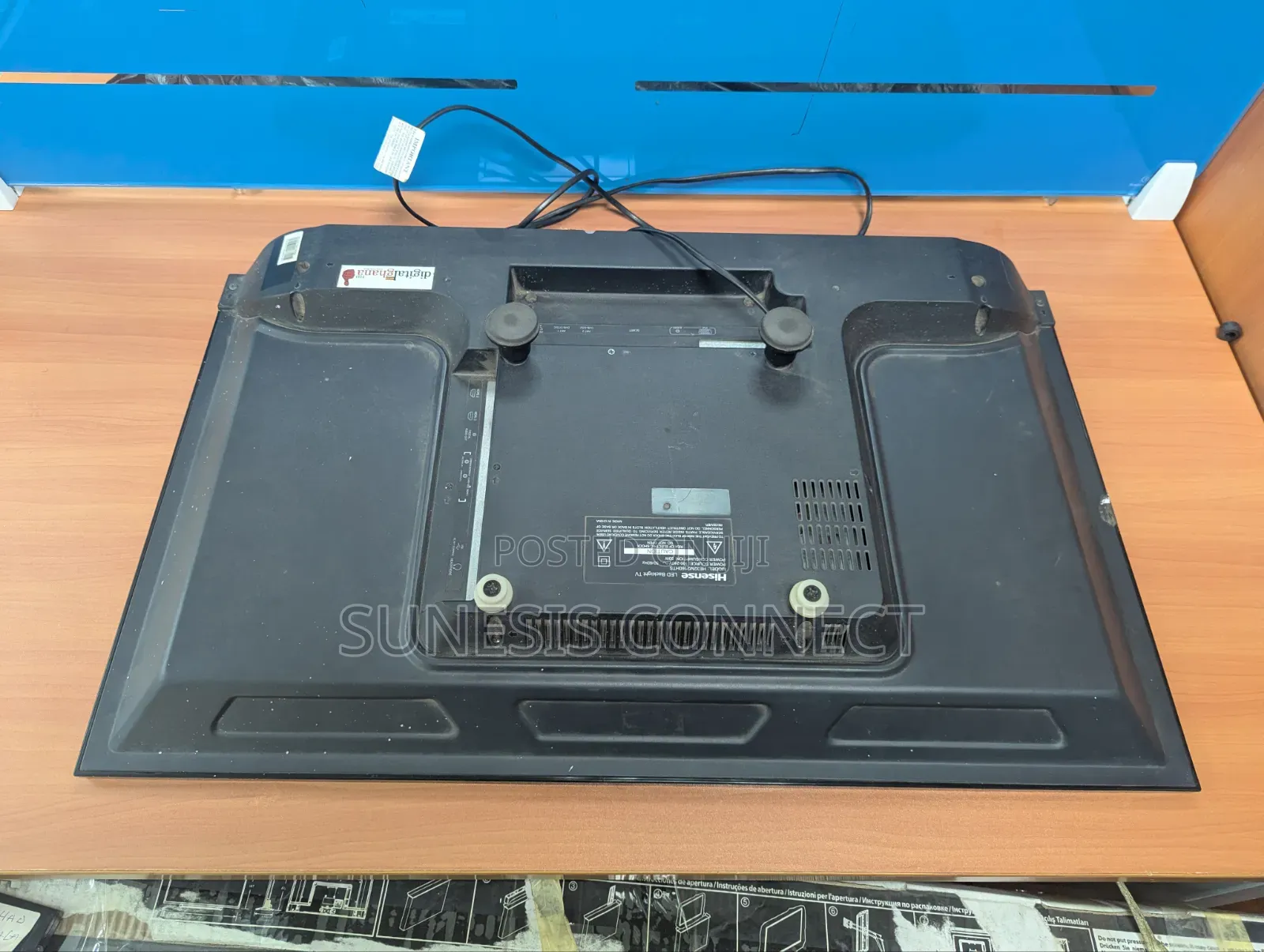 32-Inch Hisense Television [TV Set]