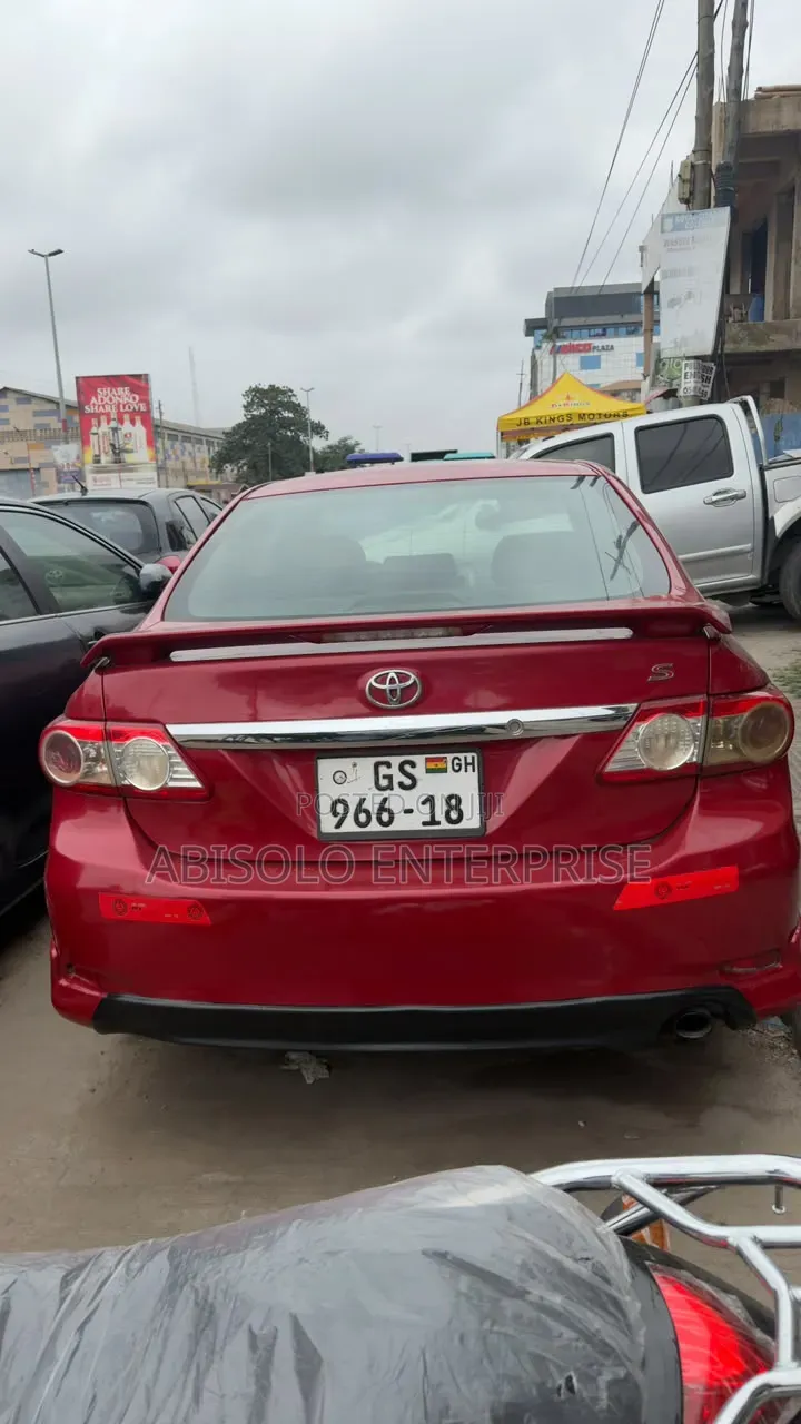Toyota Corolla 2013 Red