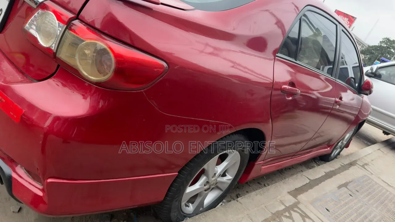 Toyota Corolla 2013 Red