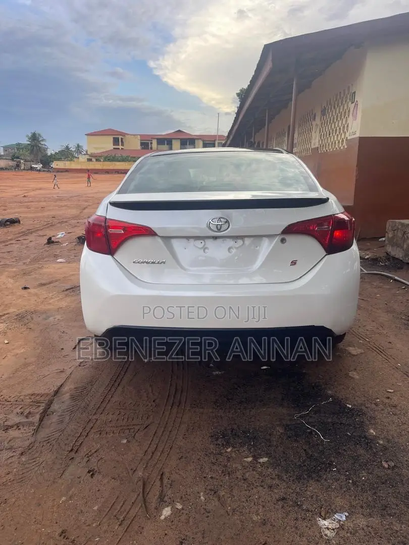 Toyota Corolla S Premium 4dr Sedan (1.8L 4cyl CVT) 2016 White