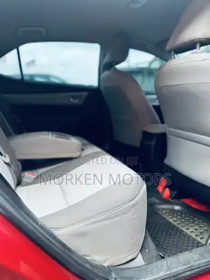 Toyota Corolla LE Eco (1.8L 4cyl 2A) 2018 Red