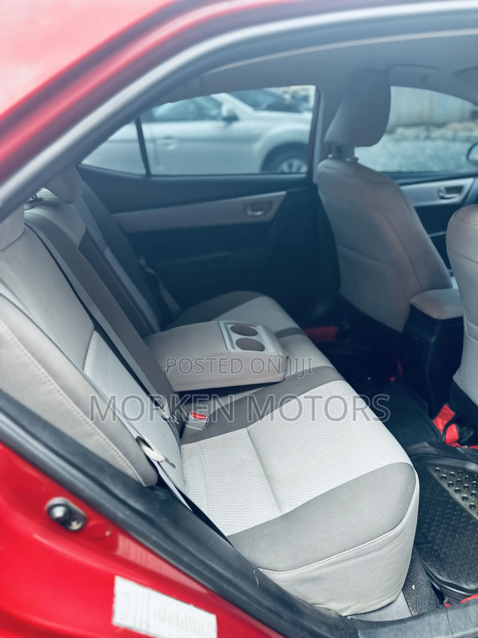 Toyota Corolla LE Eco (1.8L 4cyl 2A) 2018 Red