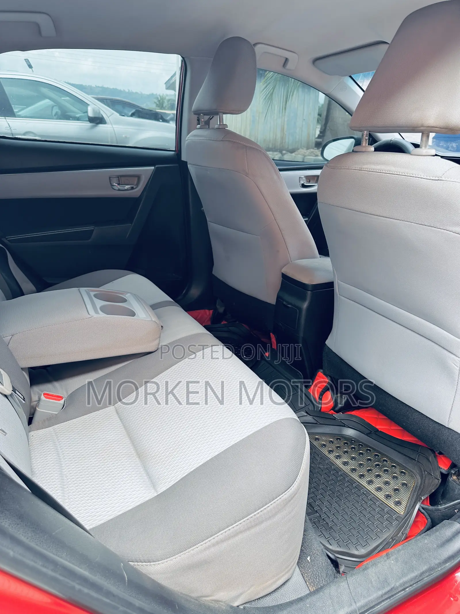 Toyota Corolla LE Eco (1.8L 4cyl 2A) 2018 Red
