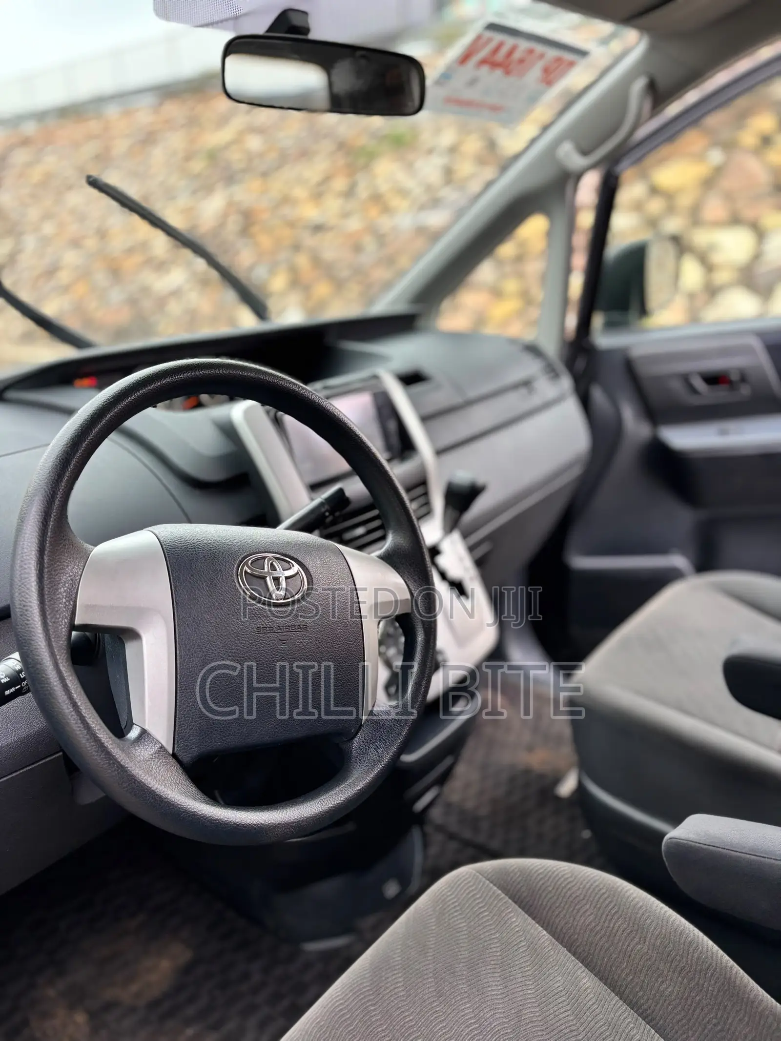 Toyota Voxy V 4WD 8-Seater 2012 Black