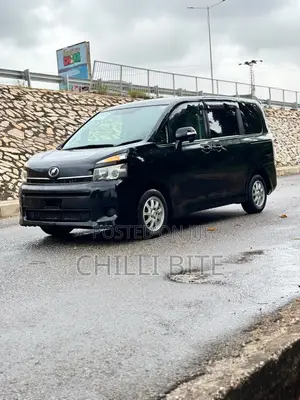 Toyota Voxy V 4WD 8-Seater 2012 Black