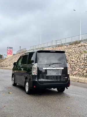 Toyota Voxy V 4WD 8-Seater 2012 Black