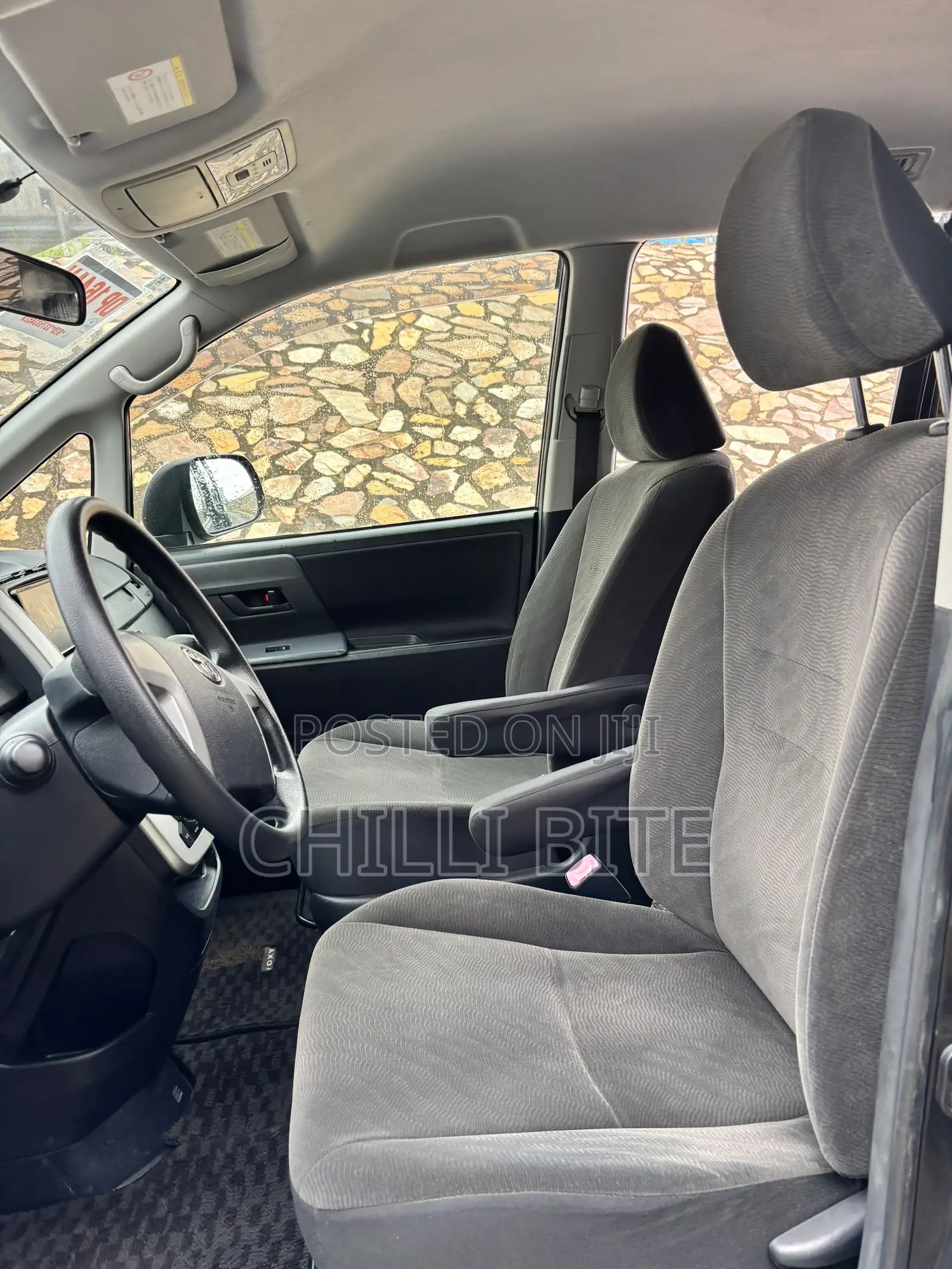 Toyota Voxy V 4WD 8-Seater 2012 Black