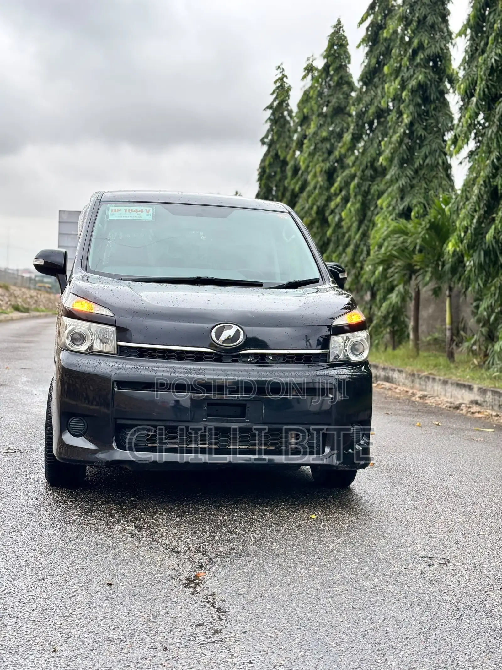 Toyota Voxy V 4WD 8-Seater 2012 Black