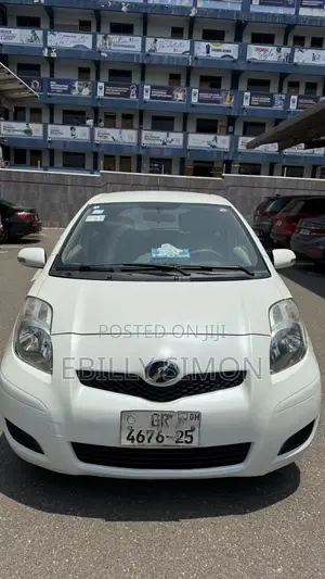 Toyota Vitz 1.0 FWD 5dr 2010 White