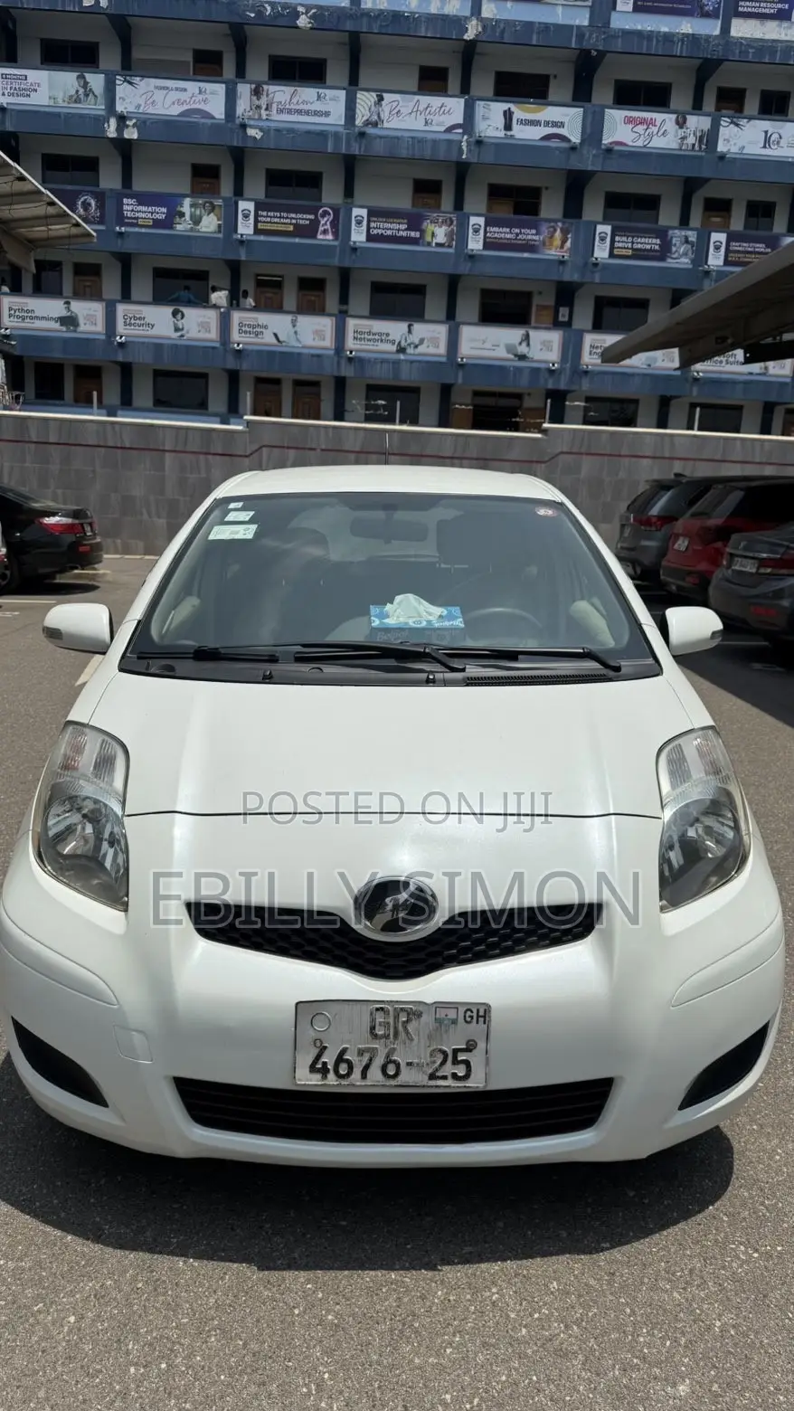 Toyota Vitz 1.0 FWD 5dr 2010 White