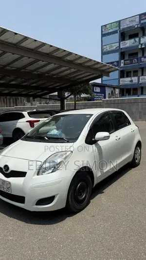 Toyota Vitz 1.0 FWD 5dr 2010 White