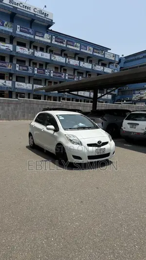 Toyota Vitz 1.0 FWD 5dr 2010 White