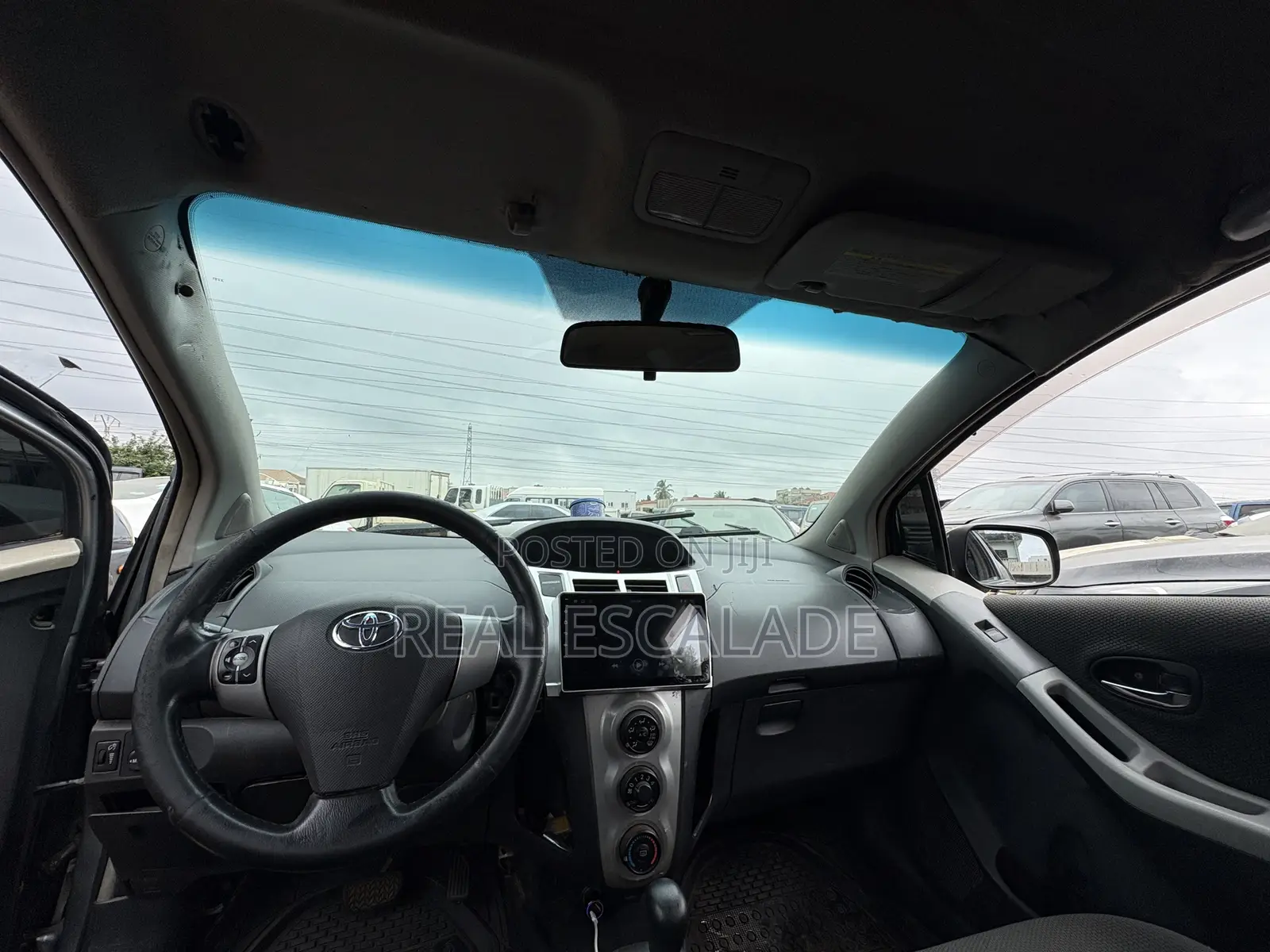 Toyota Vitz 1.3 FWD 5dr 2010 Gray