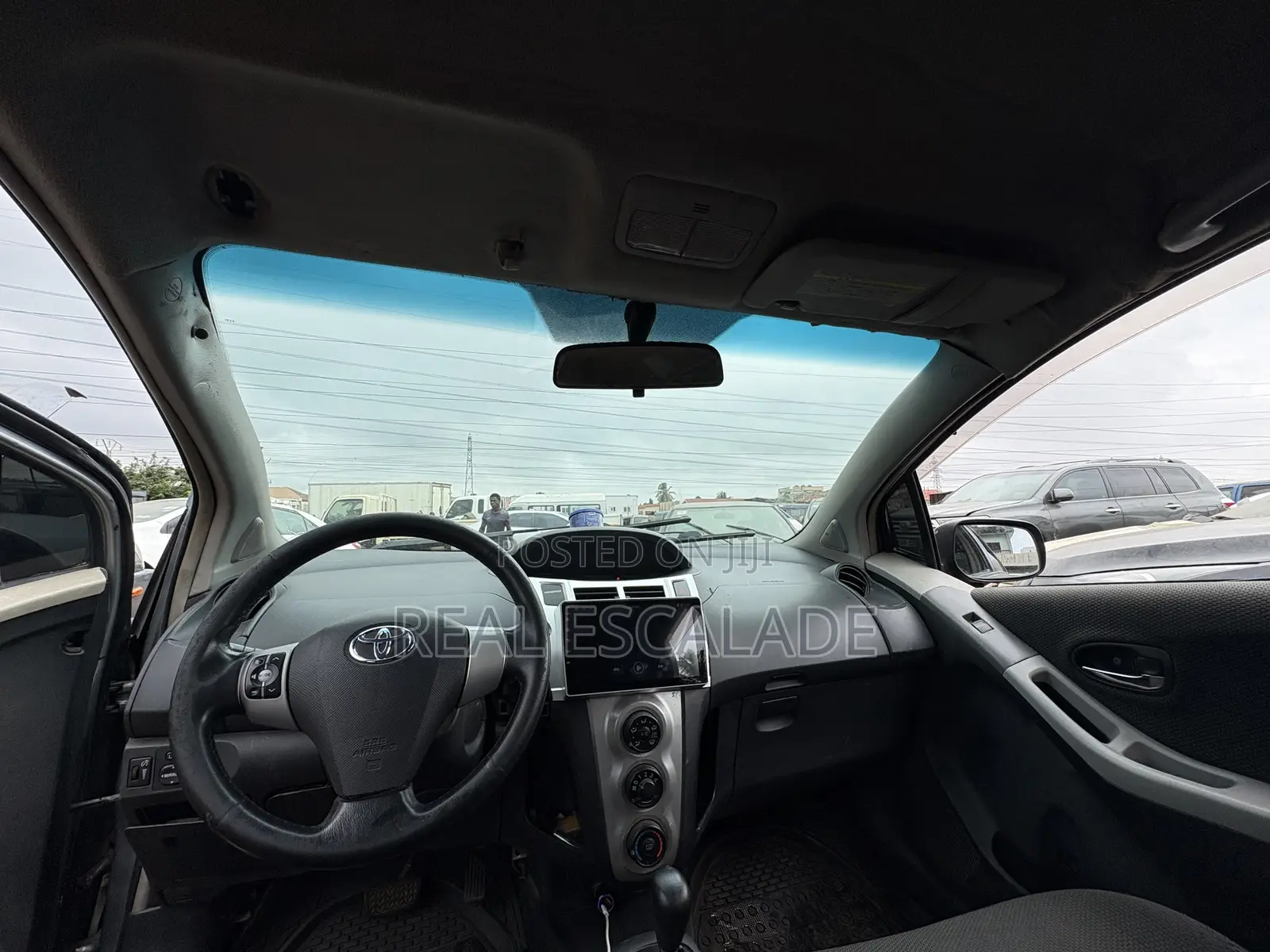 Toyota Vitz 1.3 FWD 5dr 2010 Gray