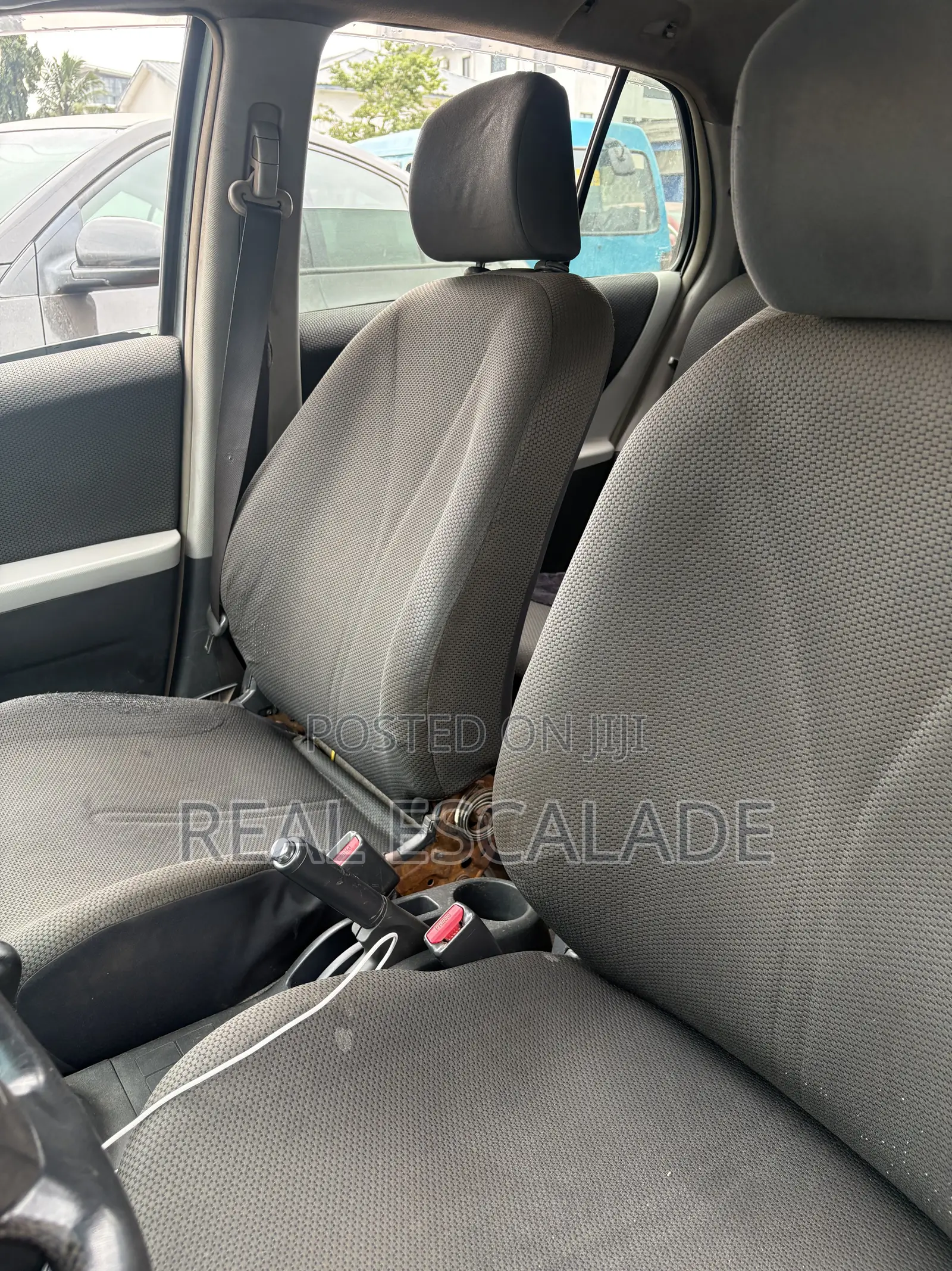 Toyota Vitz 1.3 FWD 5dr 2010 Gray