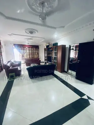7bdrm Duplex in The Mall for rent