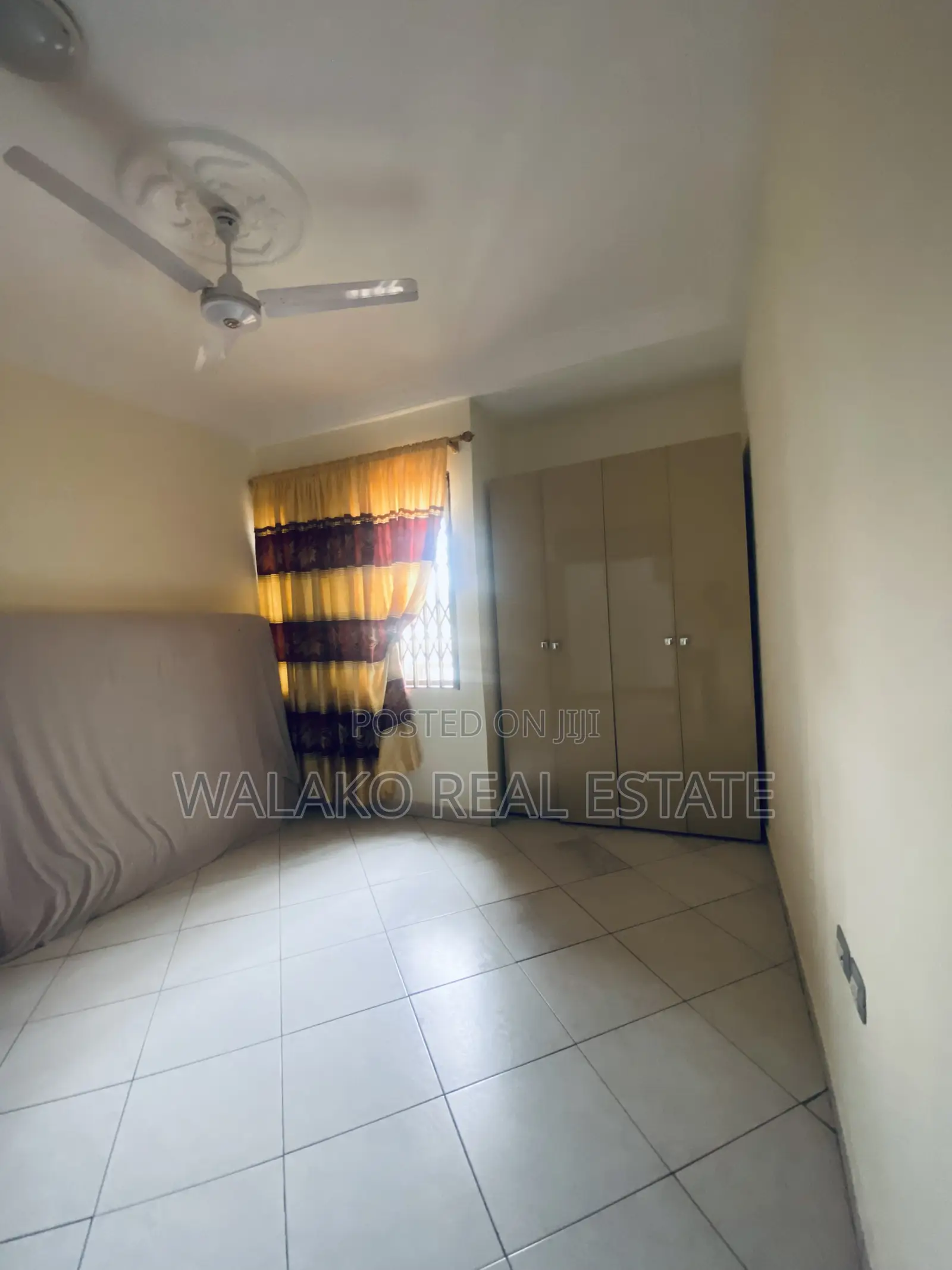 7bdrm Duplex in The Mall for rent