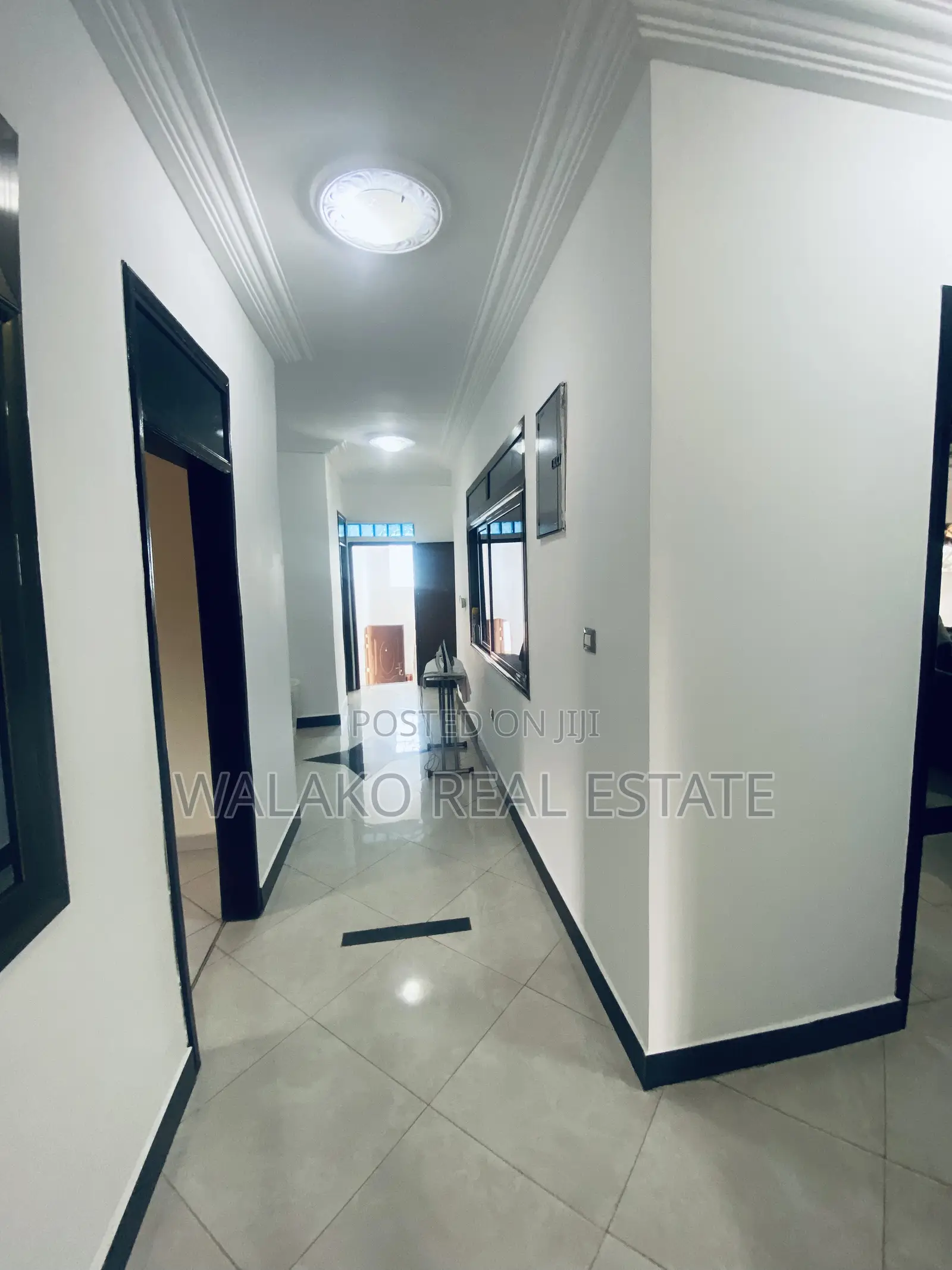 7bdrm Duplex in The Mall for rent
