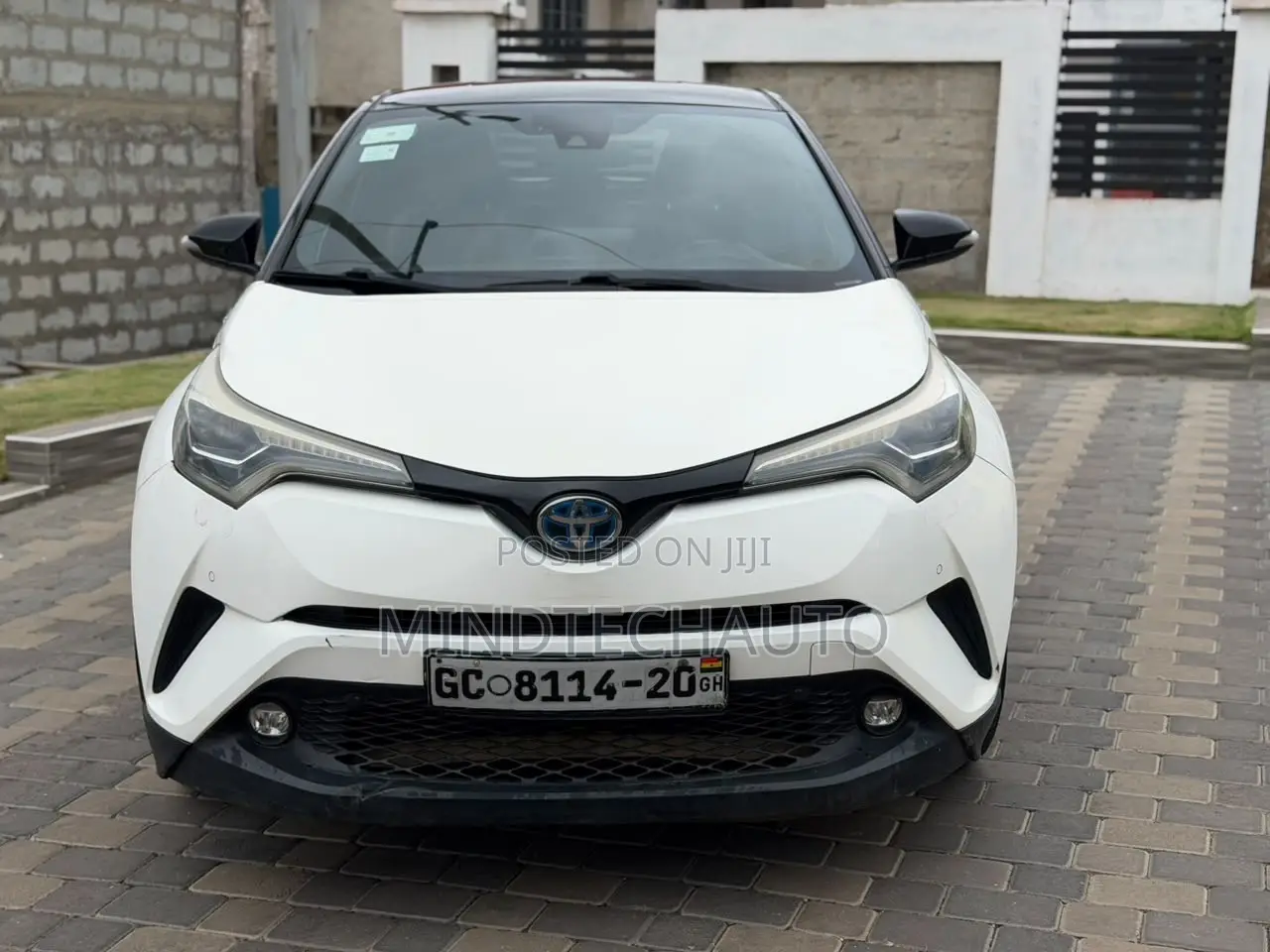 Toyota C-HR XLE Prermium FWD (2.0L 4cyl 2AM) 2018 White