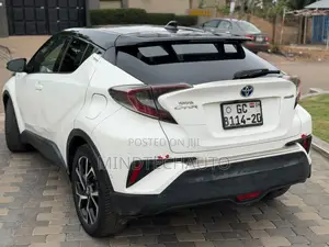 Toyota C-HR XLE Prermium FWD (2.0L 4cyl 2AM) 2018 White