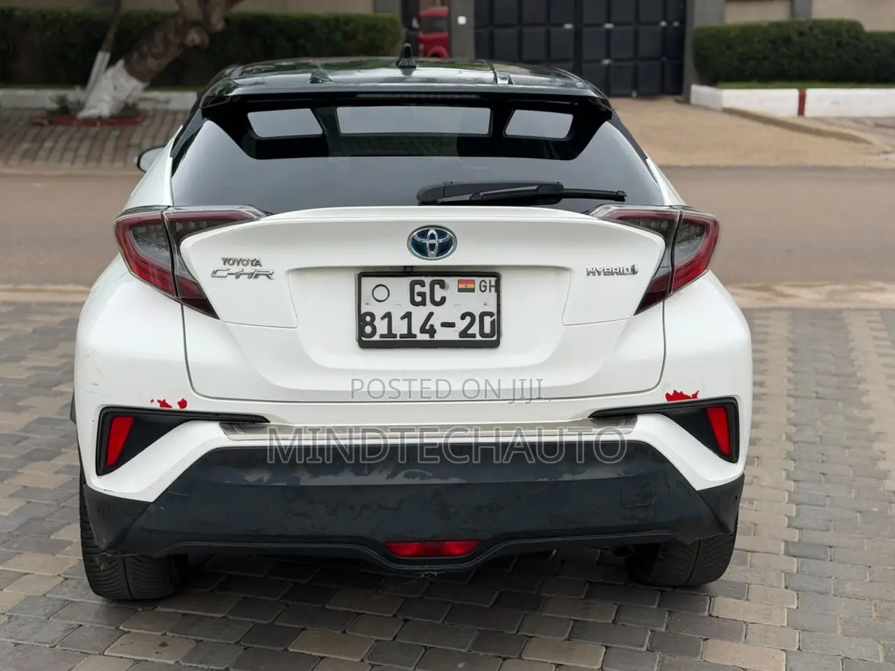 Toyota C-HR XLE Prermium FWD (2.0L 4cyl 2AM) 2018 White