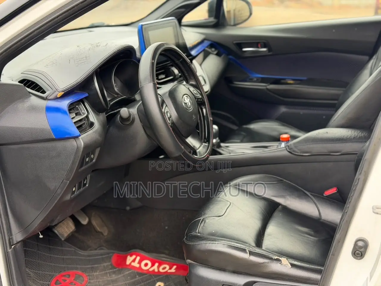 Toyota C-HR XLE Prermium FWD (2.0L 4cyl 2AM) 2018 White