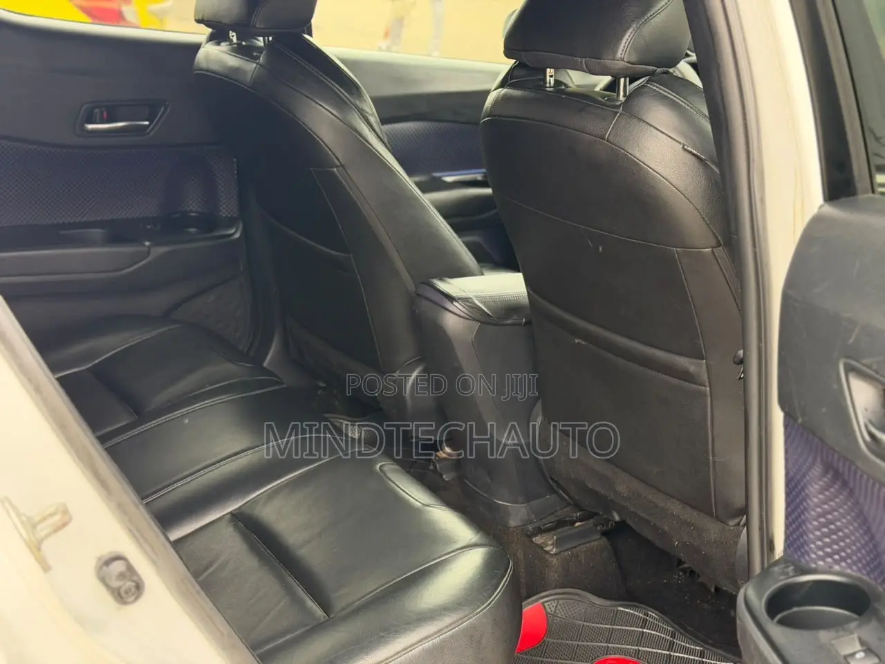 Toyota C-HR XLE Prermium FWD (2.0L 4cyl 2AM) 2018 White