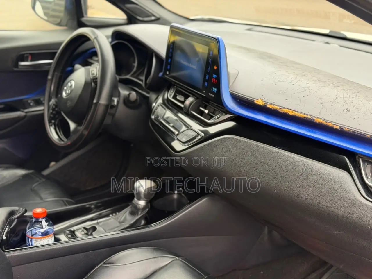 Toyota C-HR XLE Prermium FWD (2.0L 4cyl 2AM) 2018 White