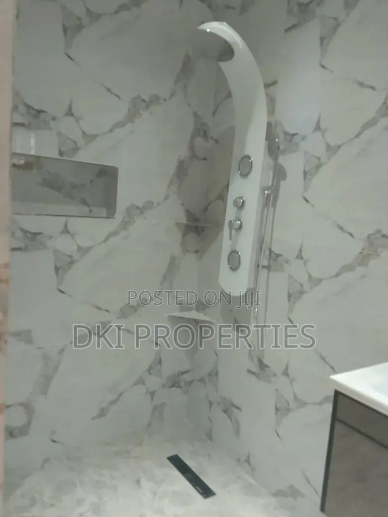 3bdrm House in Dki Properties, Amrahia for sale