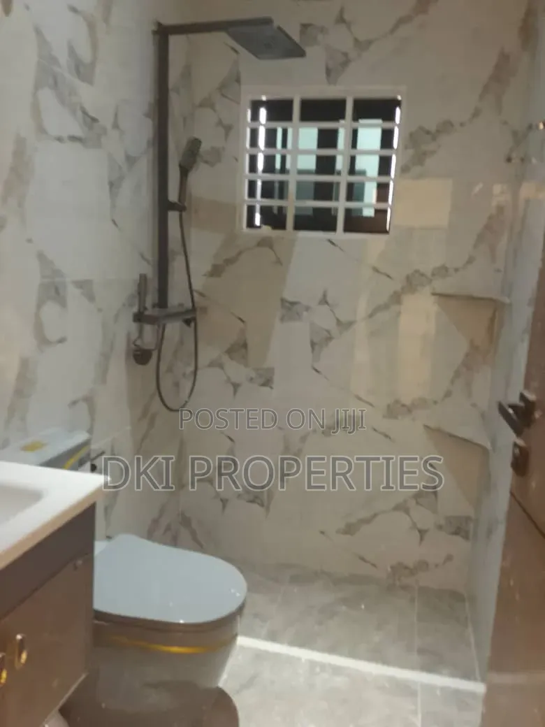 3bdrm House in Dki Properties, Amrahia for sale