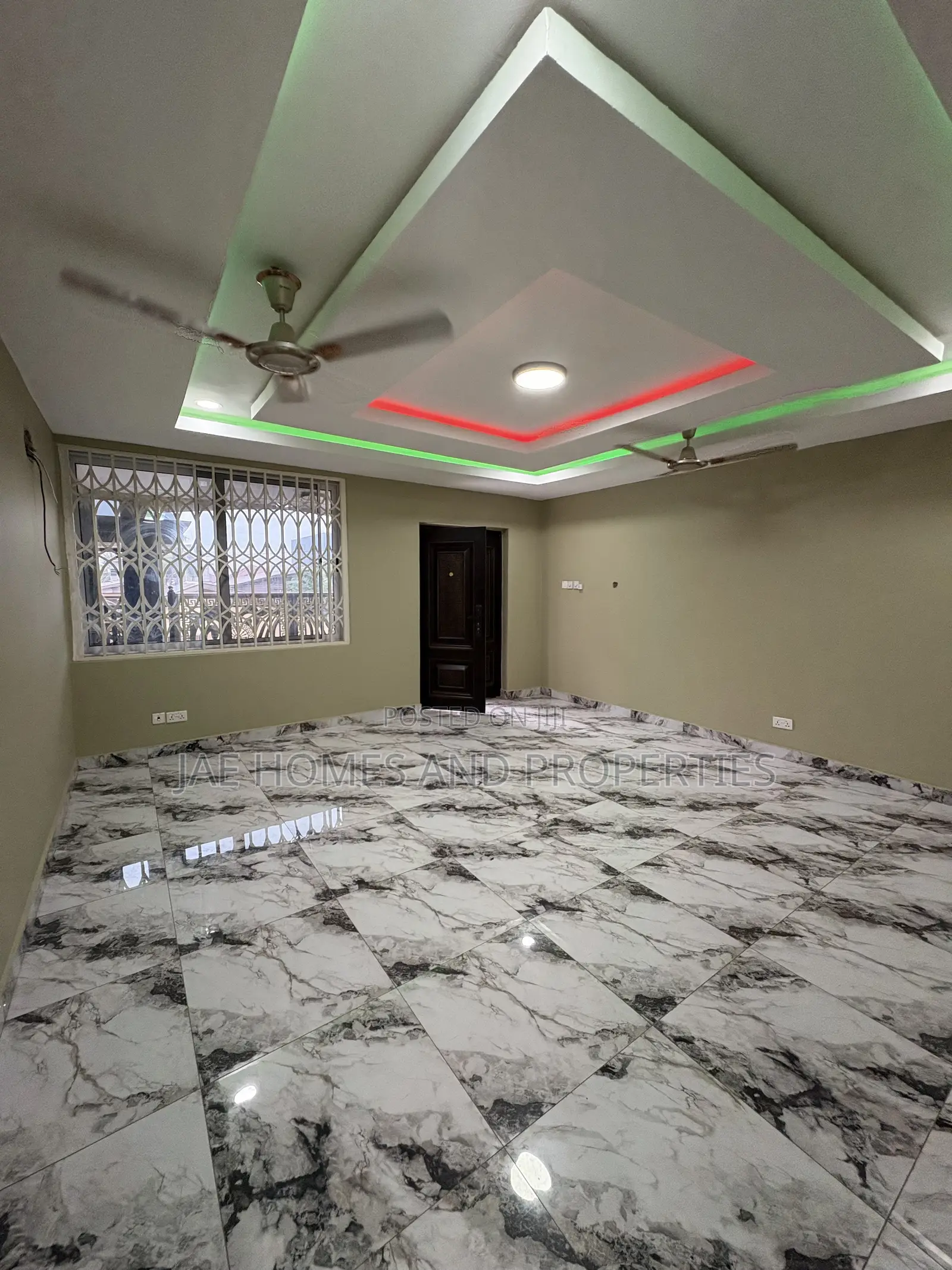 3bdrm Apartment in West Hills Mall Area for rent
