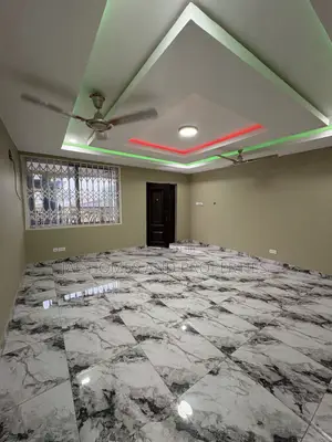 3bdrm Apartment in West Hills Mall Area for rent