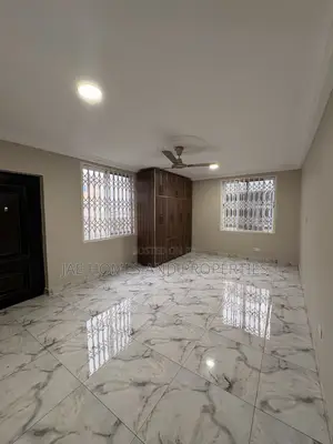 3bdrm Apartment in West Hills Mall Area for rent