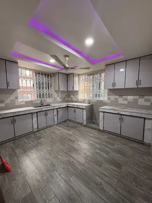 3bdrm Apartment in West Hills Mall Area for rent