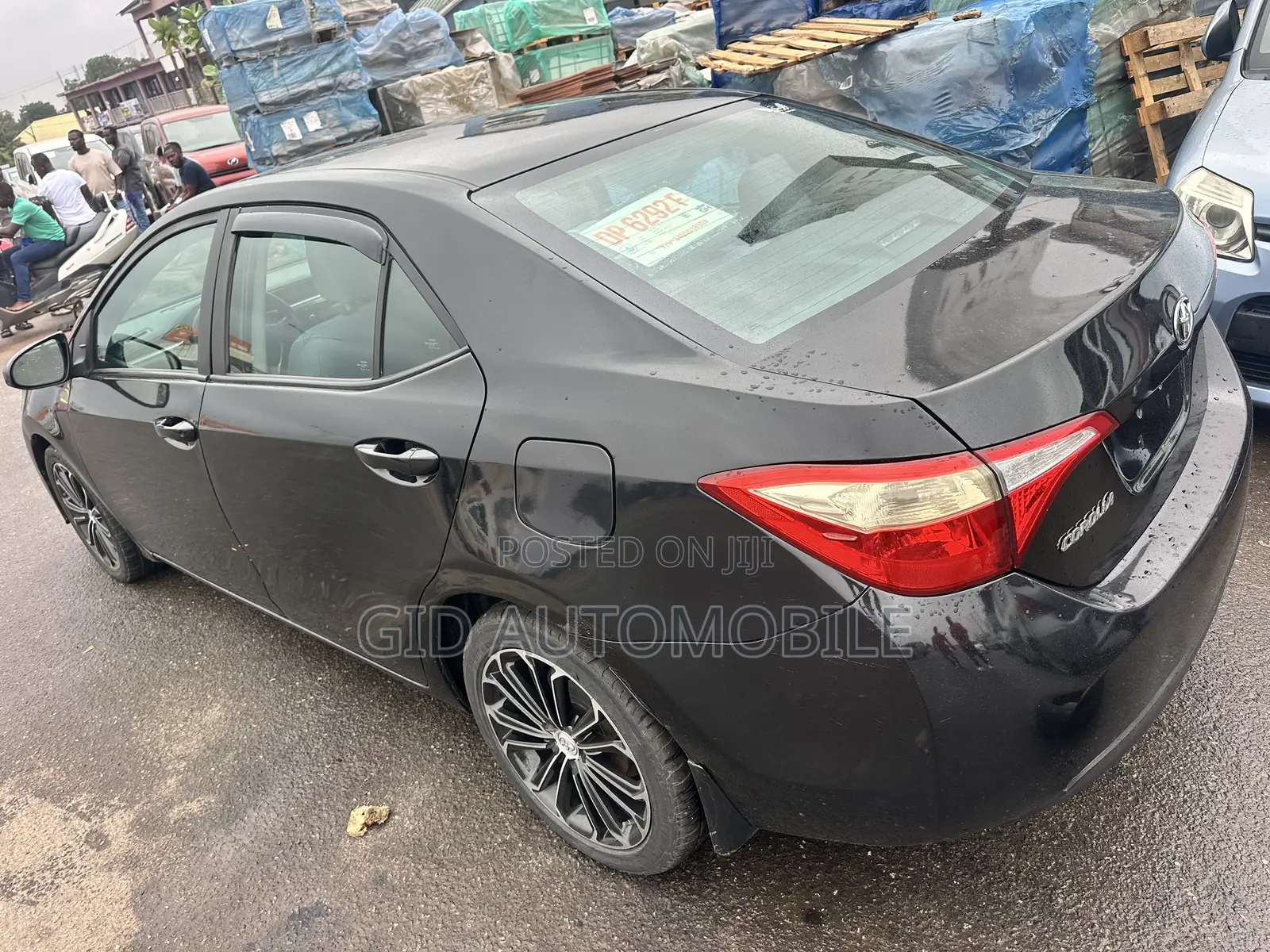 Toyota Corolla LE 4dr Sedan (1.8L 4cyl CVT) 2015 Black