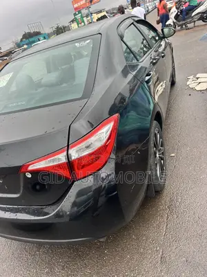 Toyota Corolla LE 4dr Sedan (1.8L 4cyl CVT) 2015 Black