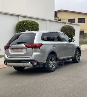 Mitsubishi Outlander 2020 Silver