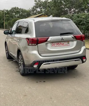 Mitsubishi Outlander 2020 Silver
