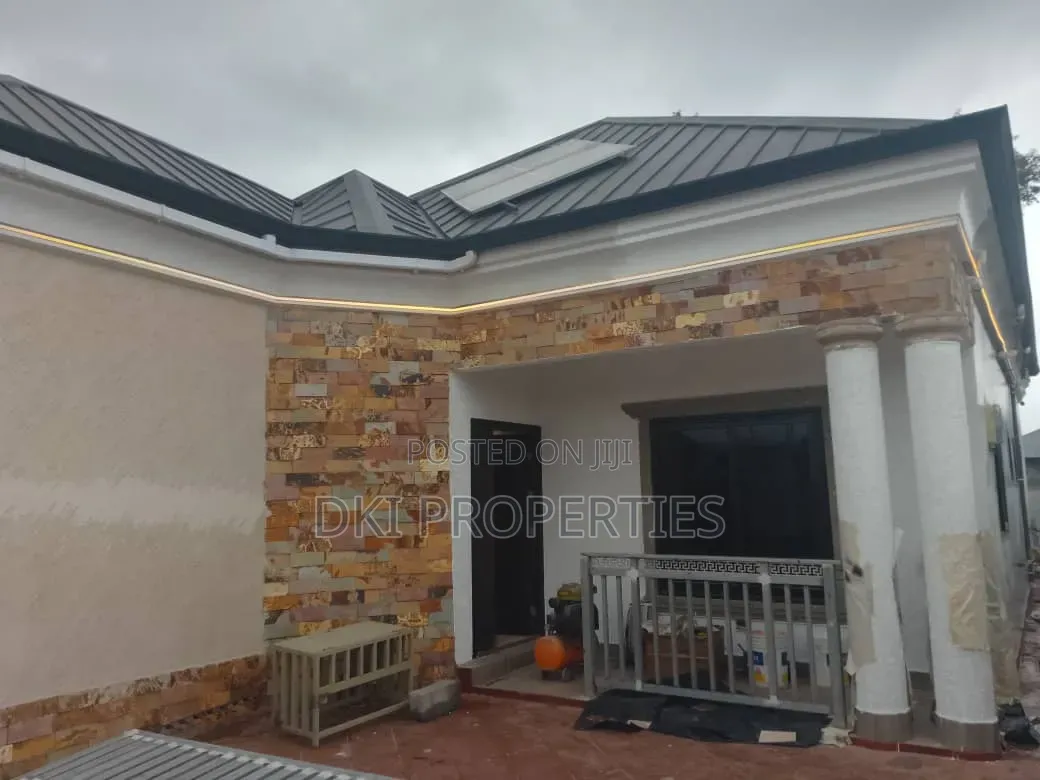 3bdrm House in Dki Properties, Amrahia for sale