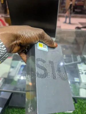 New Samsung Galaxy S10 128 GB Black