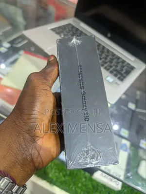 New Samsung Galaxy S10 128 GB Black