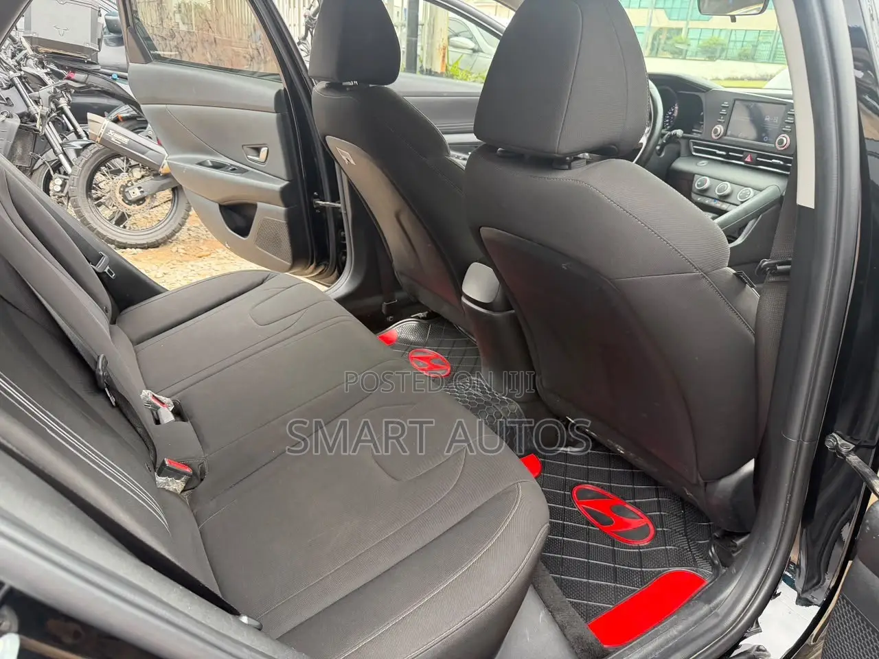 Hyundai Elantra SE 2021 Black