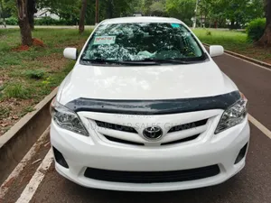 Toyota Corolla LE 4dr Sedan (1.8L 4cyl 4A) 2012 White