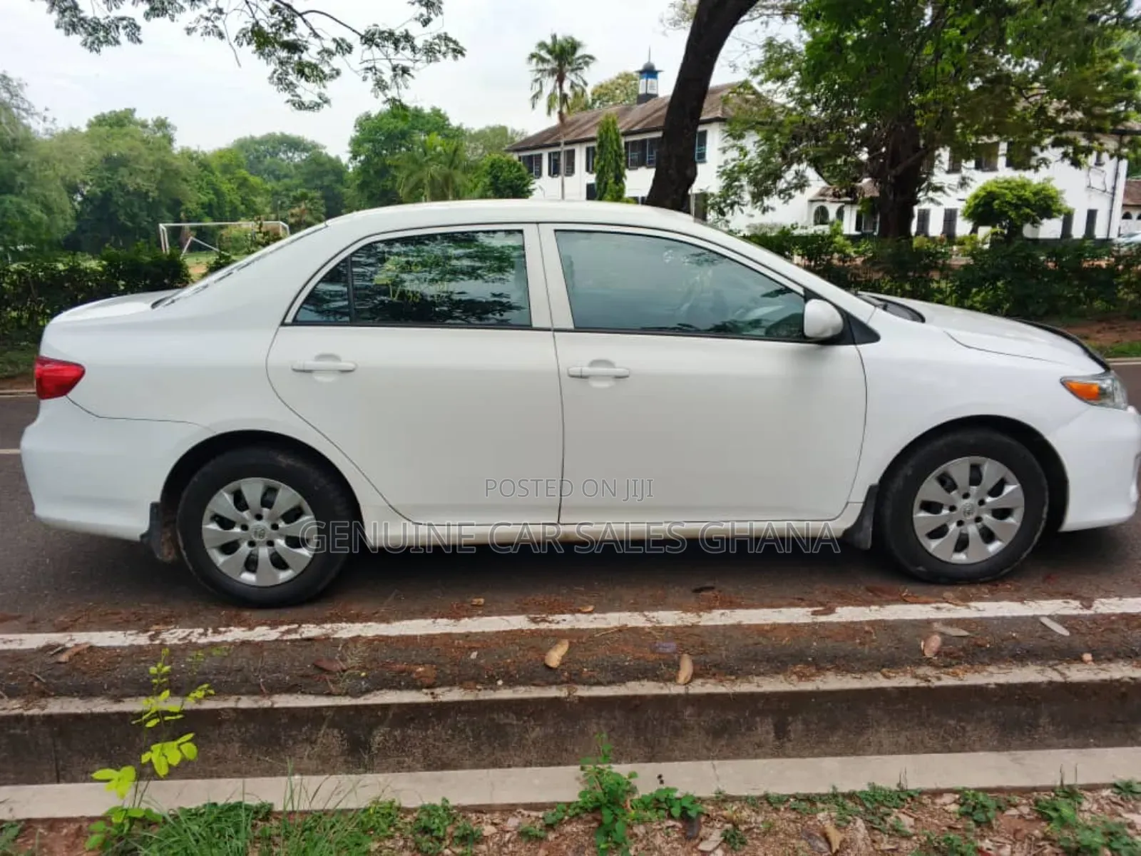 Toyota Corolla LE 4dr Sedan (1.8L 4cyl 4A) 2012 White