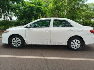 Toyota Corolla LE 4dr Sedan (1.8L 4cyl 4A) 2012 White