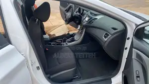 Hyundai Elantra Sport Sedan FWD (2.0L 4cyl 6A) 2016 White