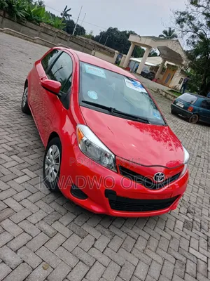 Toyota Yaris LE Hatchback 3dr 2014 Red