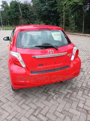 Toyota Yaris LE Hatchback 3dr 2014 Red