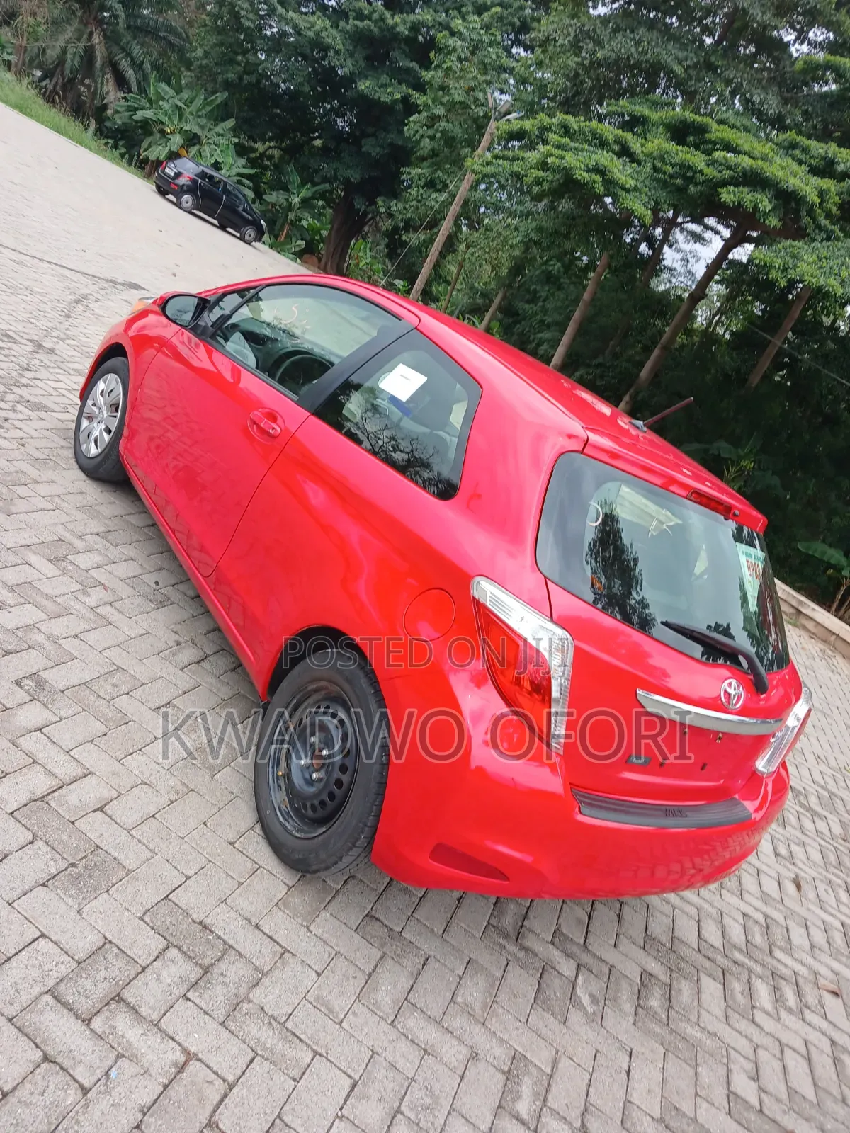 Toyota Yaris LE Hatchback 3dr 2014 Red